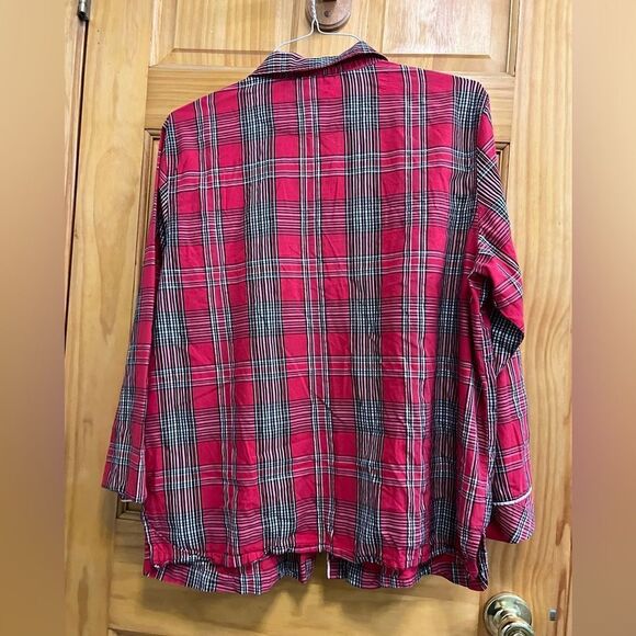 Beautiful Victoria’s Secret red plaid with glitter stripe night shirt - Picture 7 of 7